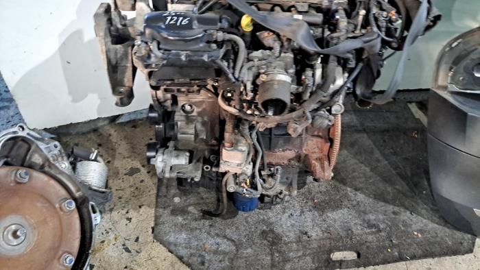 Motor van een Citroën C4 Picasso (3D/3E) 2.0 Blue HDI 150 2015