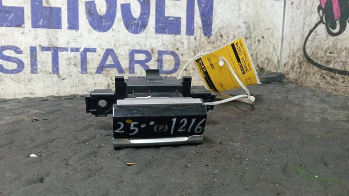 Gebrauchte Handbremse Schalter Citroen C4 Picasso (3D/3E) 2.0 Blue HDI 150 Preis € 36,75 Margenregelung angeboten von Zelissen V.O.F. autodemontage