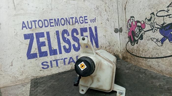 Begagnade Styrservotank Fiat Ducato Pris € 31,50 Marginaltabell erbjuds av Zelissen V.O.F. autodemontage