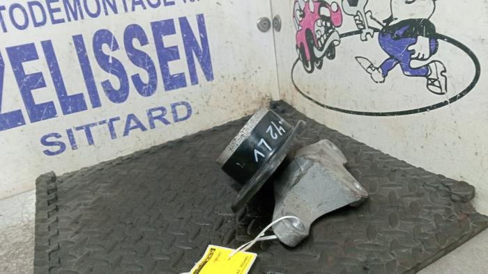 Used Engine mount Mitsubishi Colt (Z2/Z3) 1.3 16V Price € 31,50 Margin scheme offered by Zelissen V.O.F. autodemontage