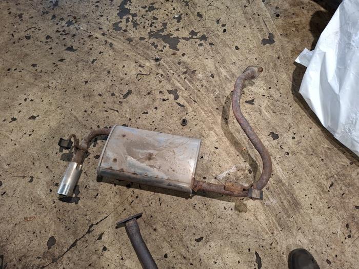 Gebrauchte Auspuff Enddämpfer Mazda 323 P (BA15) 1.5i 16V Preis € 31,50 Margenregelung angeboten von Zelissen V.O.F. autodemontage