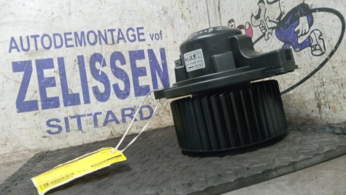 Begagnade Värmeelement Kia Carens III (FG) 2.0i CVVT 16V Pris € 42,00 Marginaltabell erbjuds av Zelissen V.O.F. autodemontage