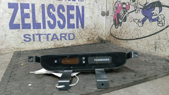 Begagnade Innerdisplay Kia Carens III (FG) 2.0i CVVT 16V Pris € 26,25 Marginaltabell erbjuds av Zelissen V.O.F. autodemontage