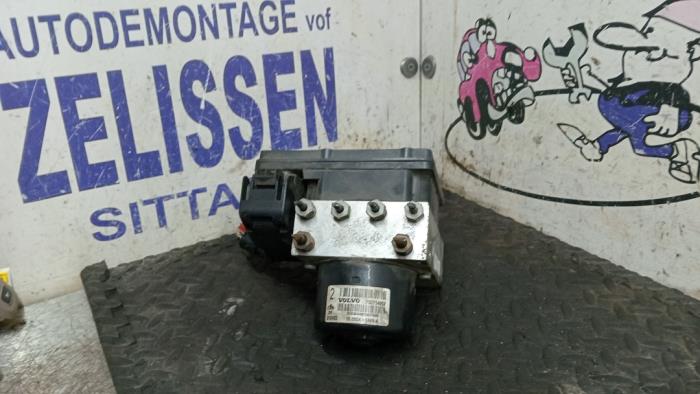 Usagé Bloc ABS Volvo XC90 I Prix € 257,25 Règlement à la marge proposé par Zelissen V.O.F. autodemontage