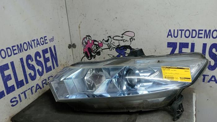Używane Reflektor lewy Honda Insight (ZE2) 1.3 16V VTEC Cena € 383,25 Procedura marży oferowane przez Zelissen V.O.F. autodemontage