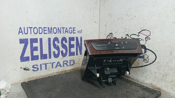 Begagnade Handskfack Mercedes E (W211) 1.8 E-200 K 16V Pris € 52,50 Marginaltabell erbjuds av Zelissen V.O.F. autodemontage