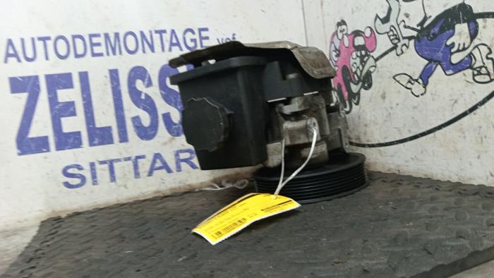 Usagé Pompe de direction Mercedes E (W211) 1.8 E-200 K 16V Prix € 99,75 Règlement à la marge proposé par Zelissen V.O.F. autodemontage