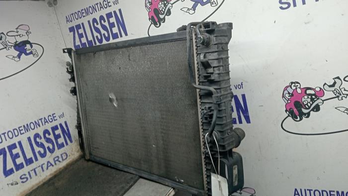 Used Radiator Mercedes E (W211) 1.8 E-200 K 16V Price € 52,50 Margin scheme offered by Zelissen V.O.F. autodemontage