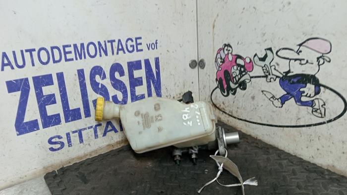 Used Master cylinder Citroen C3 Picasso (SH) 1.4 16V VTI 95 Price € 31,50 Margin scheme offered by Zelissen V.O.F. autodemontage