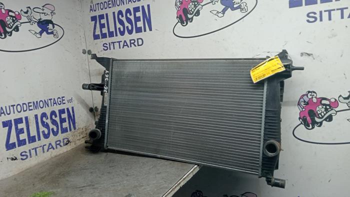 Used Radiator Renault Megane III Grandtour (KZ) 1.2 16V TCE 130 Price € 47,25 Margin scheme offered by Zelissen V.O.F. autodemontage