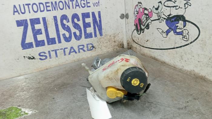 Gebrauchte Hauptbremszylinder Opel Astra J Sports Tourer (PD8/PE8/PF8) 1.4 Turbo 16V Preis € 31,50 Margenregelung angeboten von Zelissen V.O.F. autodemontage