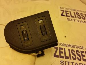 Used AIH headlight switch BMW 3 serie (E36/4) 316i Price on request offered by Zelissen V.O.F. autodemontage