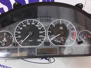 Used Instrument panel BMW 3-Serie Price on request offered by Zelissen V.O.F. autodemontage