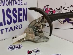 Used Parking brake lever Seat Leon (1P1) 1.4 TSI 16V Price on request offered by Zelissen V.O.F. autodemontage