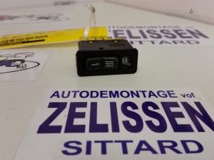 Used Seat heating switch BMW Z3 Roadster (E36/7) 1.9 16V Price on request offered by Zelissen V.O.F. autodemontage