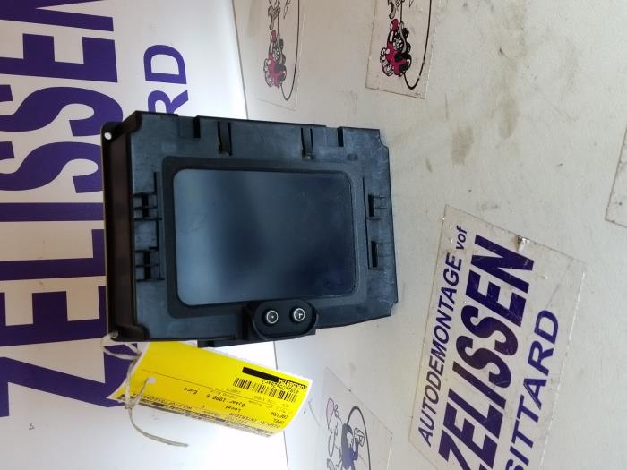 Begagnade Innerdisplay Opel Zafira (F75) 1.8 16V Pris € 52,50 Marginaltabell erbjuds av Zelissen V.O.F. autodemontage
