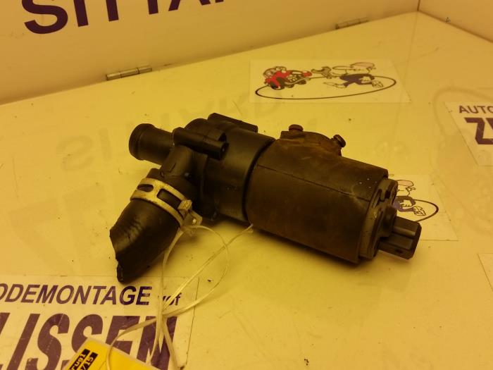 Begagnade Extra vattenpump Renault Espace (JK) 2.0 Turbo 16V Grand Espace Pris på förfrågan erbjuds av Zelissen V.O.F. autodemontage