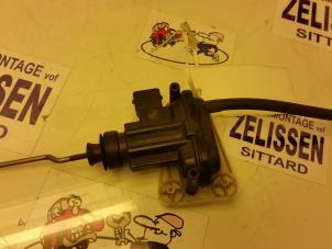 Used Central door locking module Audi 80 (B3) 1.8 Price on request offered by Zelissen V.O.F. autodemontage
