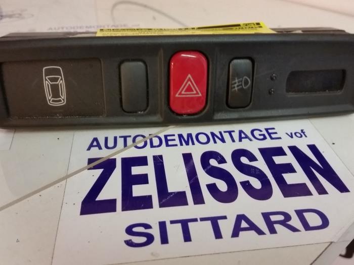 Gebrauchte Anzeige Innen Alfa Romeo 145 (930A) 1.4 Twin Spark 16V Preis auf Anfrage angeboten von Zelissen V.O.F. autodemontage