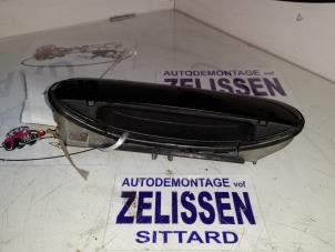Used Front door handle 4-door, right Audi A6 Avant (C5) 2.5 TDI V6 24V Price on request offered by Zelissen V.O.F. autodemontage