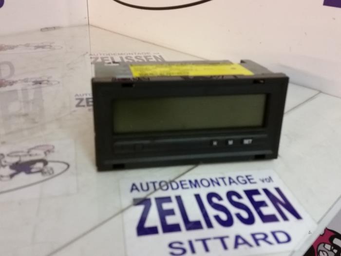 Begagnade Innerdisplay Mitsubishi Carisma 1.6i 16V Pris på förfrågan erbjuds av Zelissen V.O.F. autodemontage