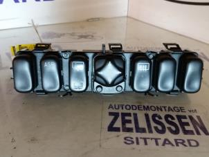 Usados Interruptor de calefactor luneta Mercedes A (W168) 1.4 A-140 Precio € 52,50 Norma de margen ofrecido por Zelissen V.O.F. autodemontage