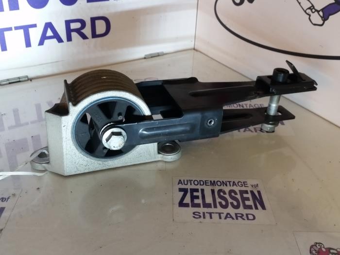 Used Engine mount BMW Mini (R50/53) 1.6 16V Cooper Price on request offered by Zelissen V.O.F. autodemontage