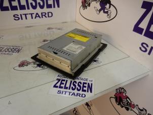 Used Radio amplifier Volvo V50 (MW) 2.0 D 16V Price on request offered by Zelissen V.O.F. autodemontage