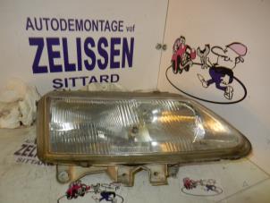 Używane Reflektor prawy Renault Laguna I (B56) 1.8 Cena na żądanie oferowane przez Zelissen V.O.F. autodemontage