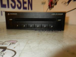 Used CD changer Volkswagen Touran (1T1/T2) 1.6 Price on request offered by Zelissen V.O.F. autodemontage