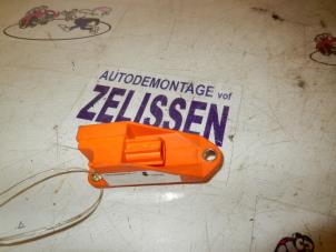 Używane Czujnik poduszki powietrznej Volkswagen Touran (1T1/T2) 1.6 Cena na żądanie oferowane przez Zelissen V.O.F. autodemontage