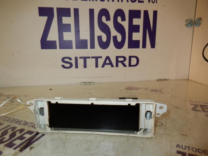 Begagnade Innerdisplay Peugeot 307 (3A/C/D) 1.6 16V Pris € 31,50 Marginaltabell erbjuds av Zelissen V.O.F. autodemontage
