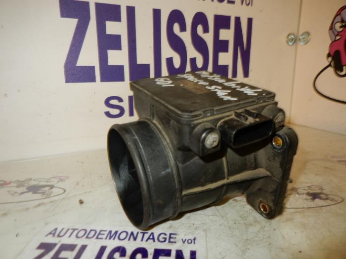 Gebrauchte Luftmassenmesser Mitsubishi Space Star (DG) 1.3 16V Preis auf Anfrage angeboten von Zelissen V.O.F. autodemontage
