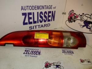 Usados Luz trasera derecha Renault Kangoo Express (FC) 1.5 dCi 60 Precio de solicitud ofrecido por Zelissen V.O.F. autodemontage