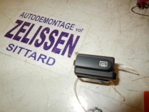 Used Rear window heating switch Renault Clio II (BB/CB) 1.6 16V Price on request offered by Zelissen V.O.F. autodemontage