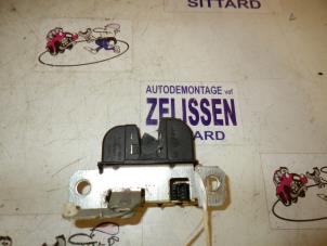Usagé Mécanique de verrouillage hayon Seat Ibiza III (6L1) 1.4 16V 75 Prix sur demande proposé par Zelissen V.O.F. autodemontage