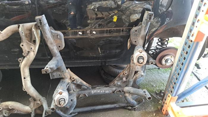 Usagé Faux châssis BMW X5 (E53) 3.0d 24V Prix € 99,75 Règlement à la marge proposé par Zelissen V.O.F. autodemontage