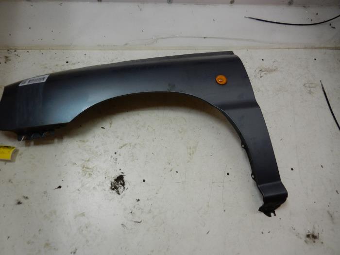 Front wing, left from a Kia Rio (DC12) 1.5 RS,LS 16V 2001
