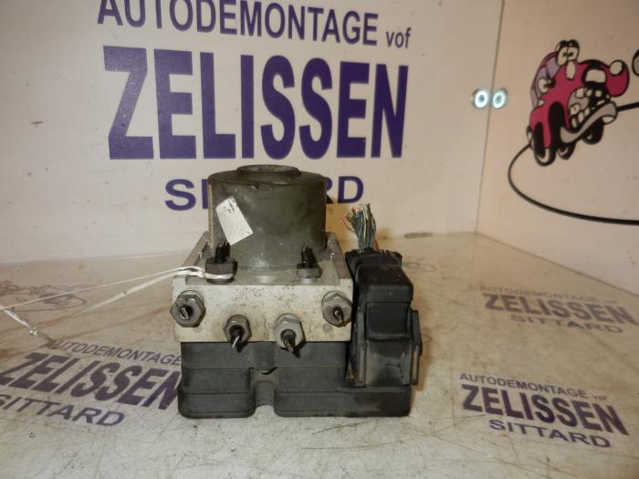 Usagé Pompe ABS Ford Fiesta 5 (JD/JH) 1.3 Prix sur demande proposé par Zelissen V.O.F. autodemontage