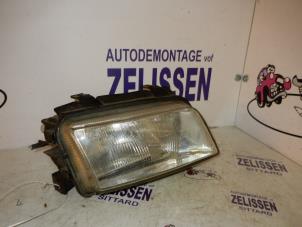Używane Reflektor prawy Audi A4 (B5) 1.6 Cena na żądanie oferowane przez Zelissen V.O.F. autodemontage