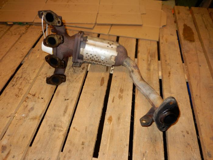 Gebrauchte Katalysator Peugeot 206 (2A/C/H/J/S) 1.6 XS,XT Preis € 131,25 Margenregelung angeboten von Zelissen V.O.F. autodemontage