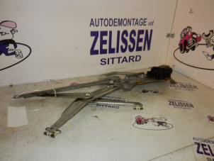 Used Window mechanism 2-door, front right BMW 3-Serie Price on request offered by Zelissen V.O.F. autodemontage