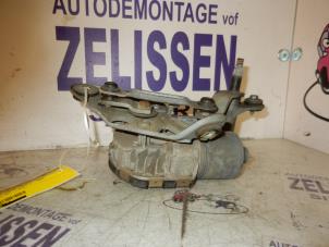 Used Wiper motor + mechanism Peugeot 407 SW (6E) 2.2 16V Price on request offered by Zelissen V.O.F. autodemontage