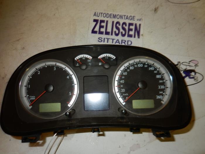 Panel de instrumentación de un Volkswagen Bora (1J2) 1.9 TDI 100 2003