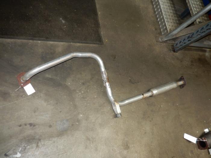 Gebrauchte Auspuff Mitteldämpfer Nissan Primera (P10) 1.6 16V Kat. Preis auf Anfrage angeboten von Zelissen V.O.F. autodemontage