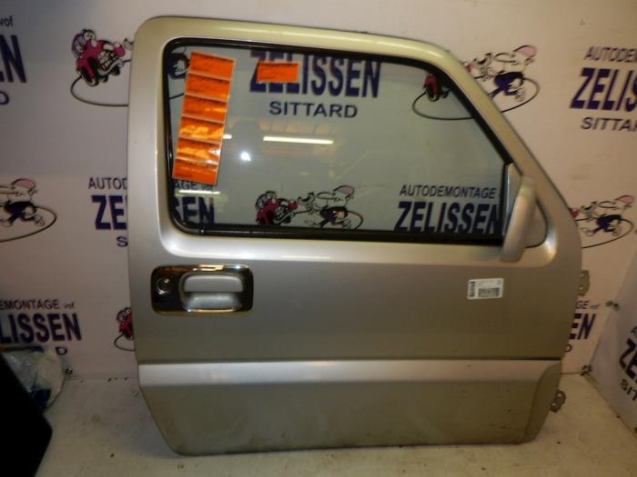 Door 2-door, right from a Suzuki Jimny Hardtop 1.3i 16V 4x4 2002