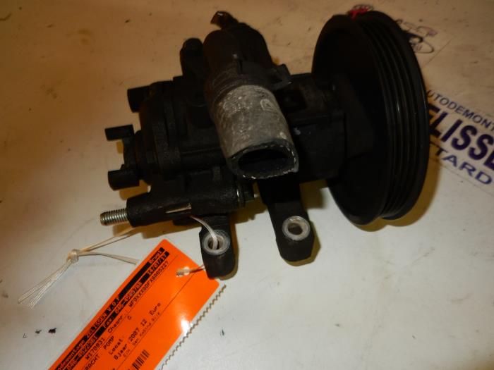 Usagé Pompe de direction Ford Transit 2.2 TDCi 16V Prix € 78,75 Règlement à la marge proposé par Zelissen V.O.F. autodemontage