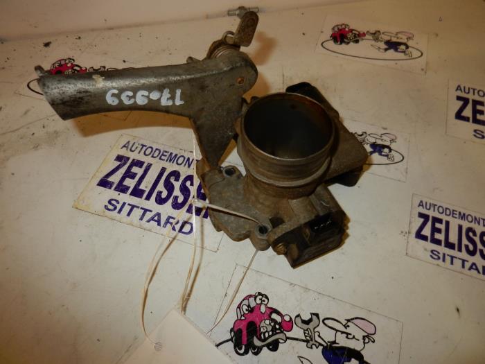 Throttle body from a Renault Clio II (BB/CB) 1.4 1998