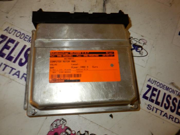 Used Engine management computer Volvo S80 (TR/TS) 2.8 T6 24V Price on request offered by Zelissen V.O.F. autodemontage