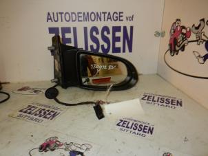 Usagé Rétroviseur extérieur droit Opel Zafira (F75) 1.6 16V Prix € 52,50 Règlement à la marge proposé par Zelissen V.O.F. autodemontage